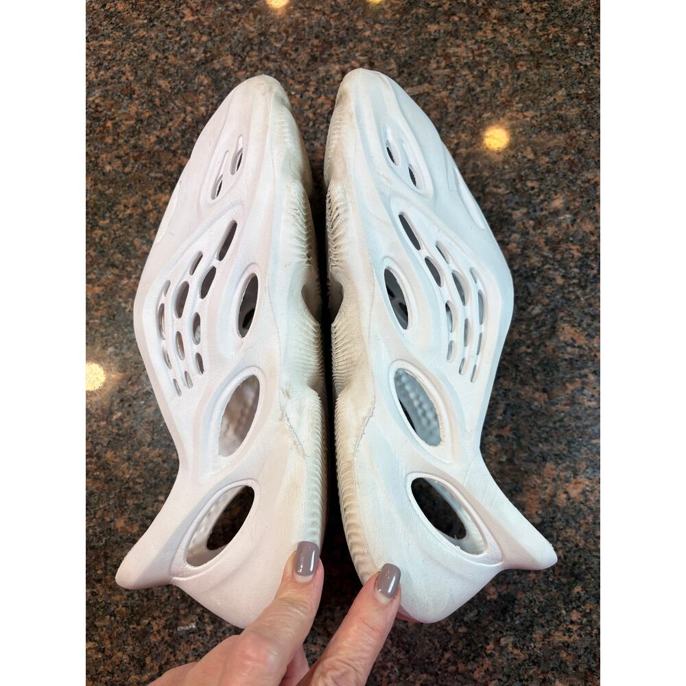 Adidas Yeezy Ararat White Foam Runners Size 43 (Mens 9/9.5) Excellent Cond - Picture 5 of 13